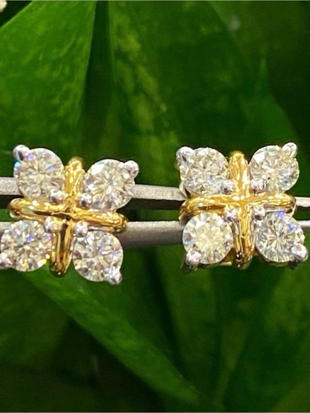 18k Floral Studs